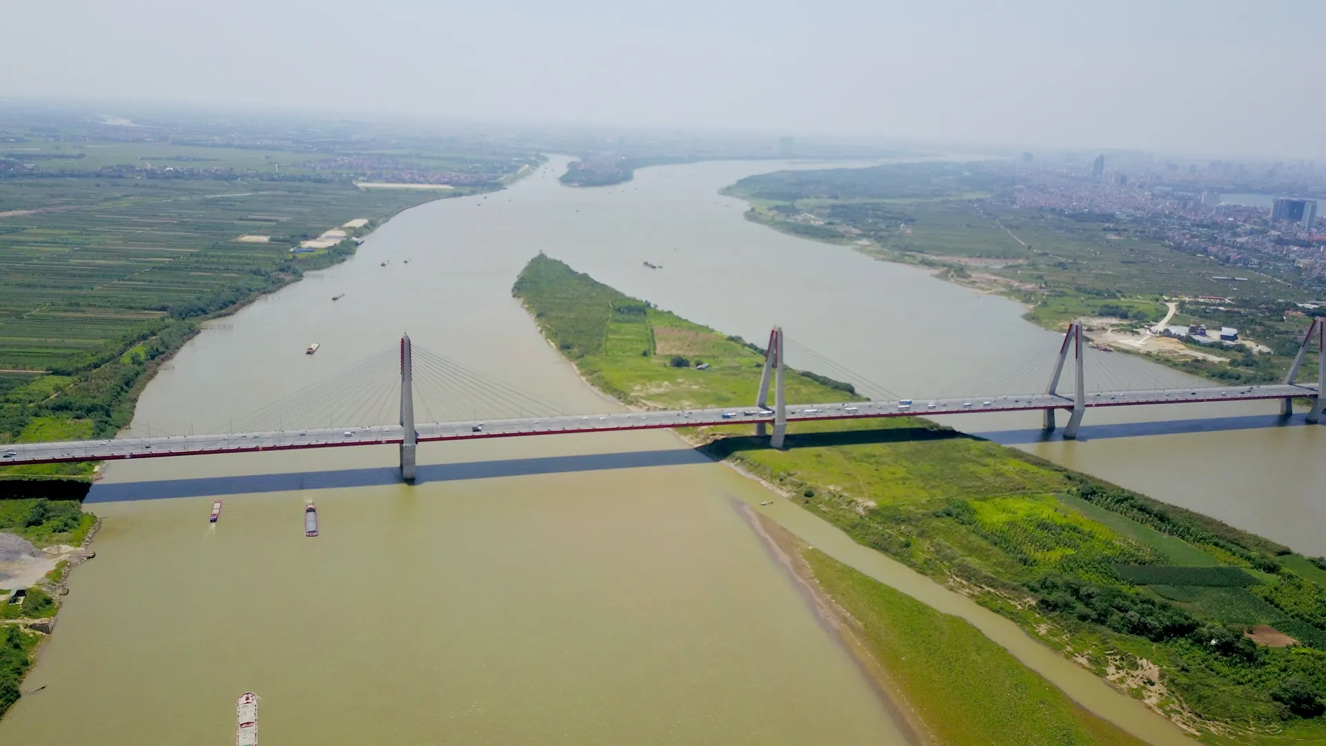 Quy hoạch hai bên bờ sông để phát triển các ngành công nghiệp văn hóa gắn với phát triển du lịch. Ảnh: Hải Linh