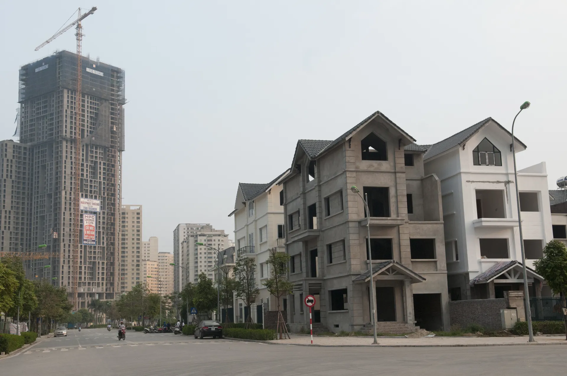 Nguồn vốn vẫn là khó khăn dai dẳng, đeo bám nhiều DN bất động sản. Ảnh: Hải Linh