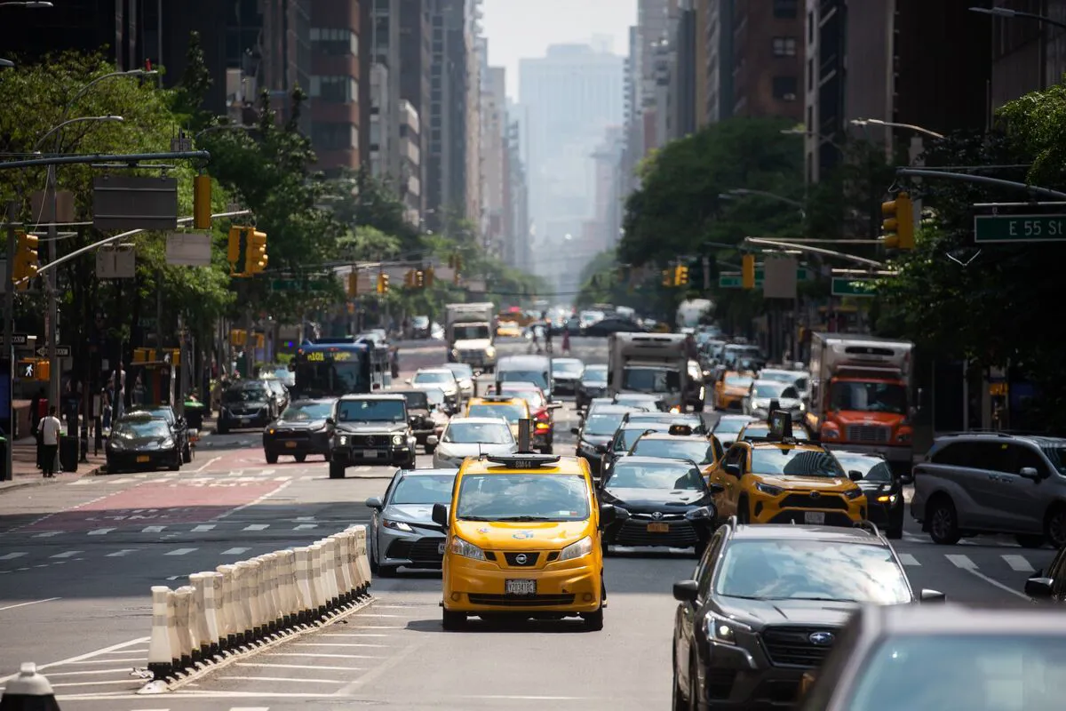 Tài xế đi vào khu trung tâm New York có thể phải trả phí từ năm 2024. Ảnh: Bloomberg