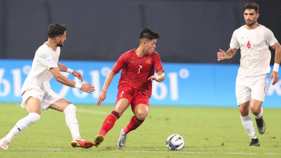 Để thua đậm Olympic Iran, Olympic Việt Nam gặp khó giành vé vượt qua vòng bảng