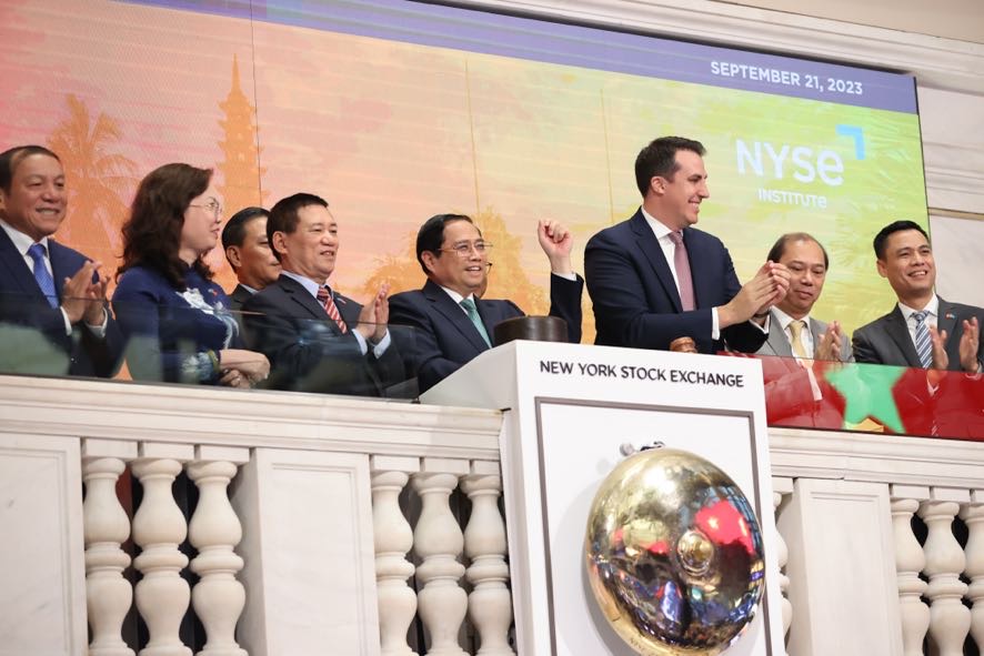 Vietnamese Prime Minister opens world’s largest stock exchange trading session 