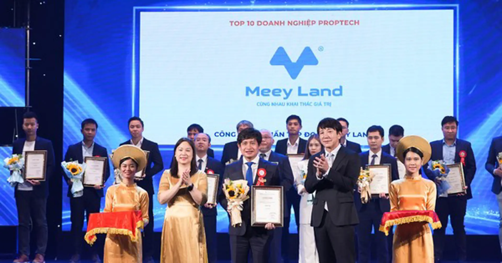 Meey Land lọt top 10 doanh nghiệp Công nghệ số xuất sắc Việt Nam 2023