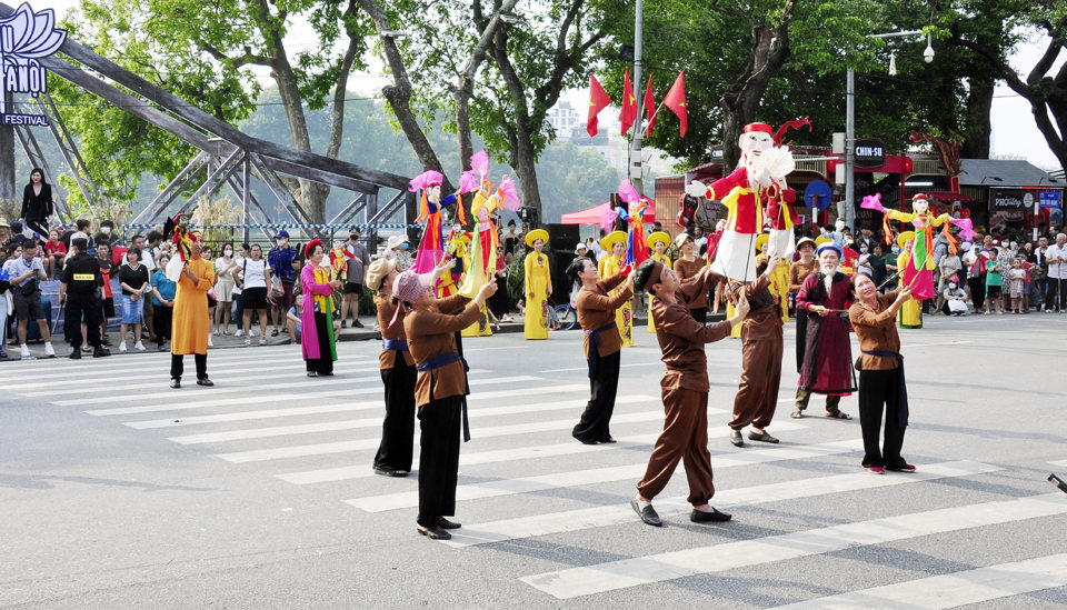 Culture, cuisine, fashion converge at Hanoi Autumn Festival 