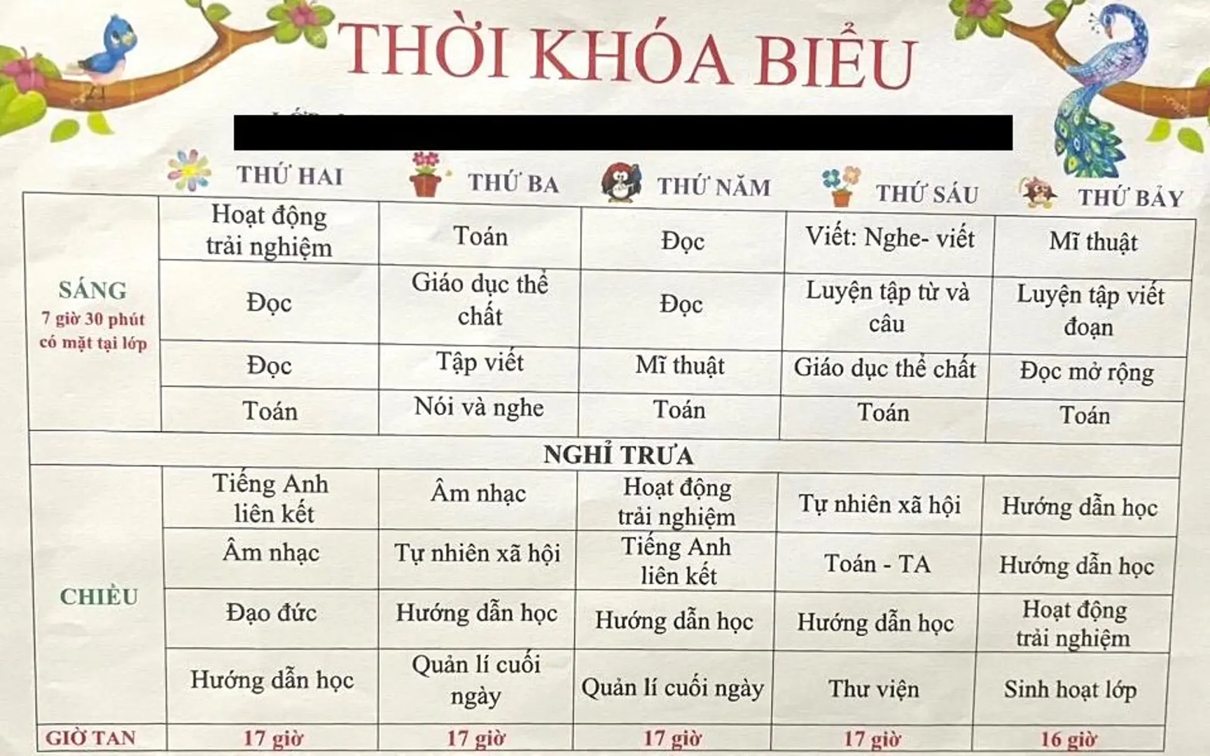 Nhiều lớp học vẫn đang triển khai thời khóa biểu có tiết liên kết chèn thời gian chính khóa (Ảnh PHCC)