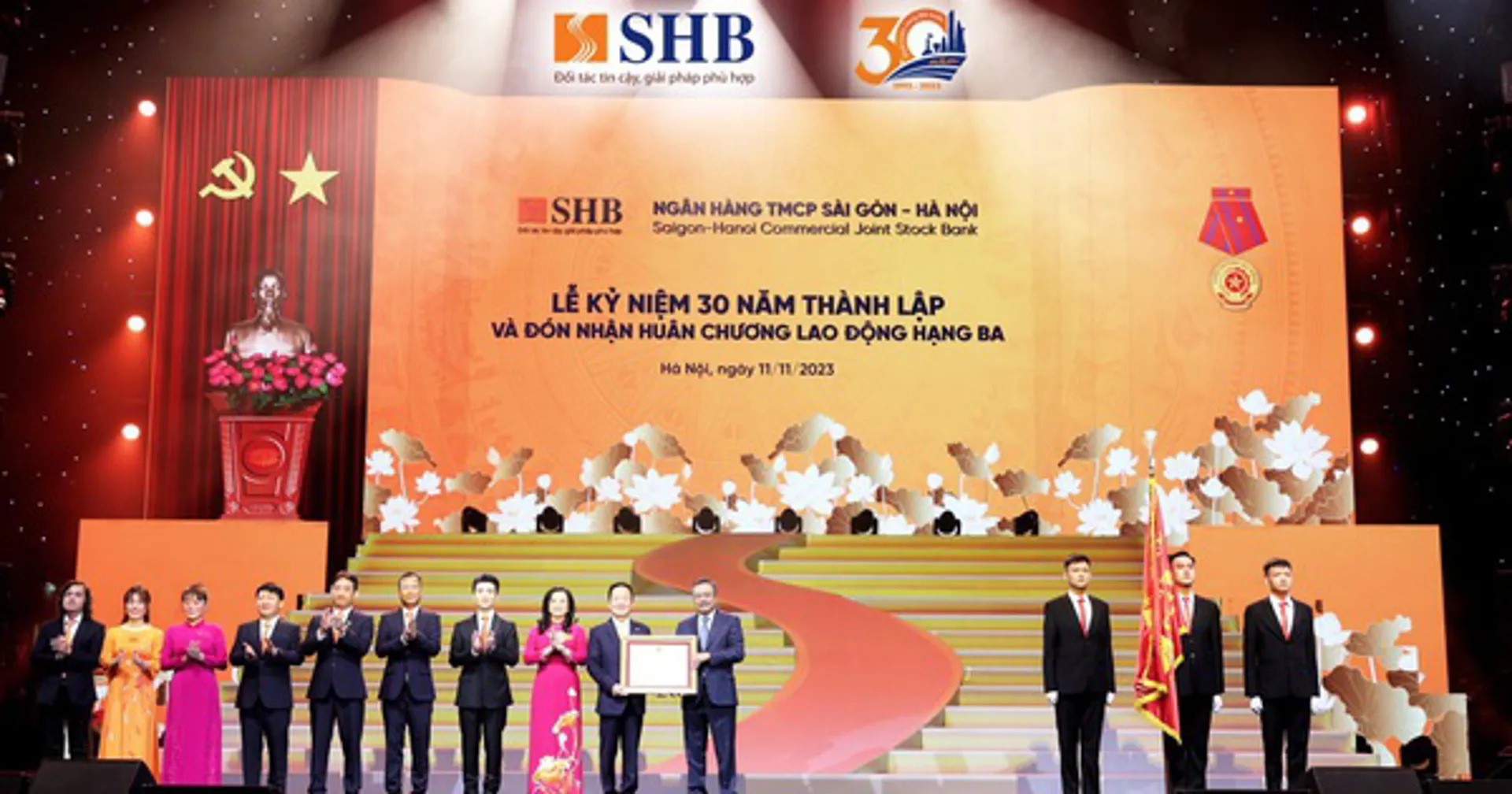 SHB nhận Huân chương Lao động hạng ba nhân kỷ niệm 30 năm thành lập