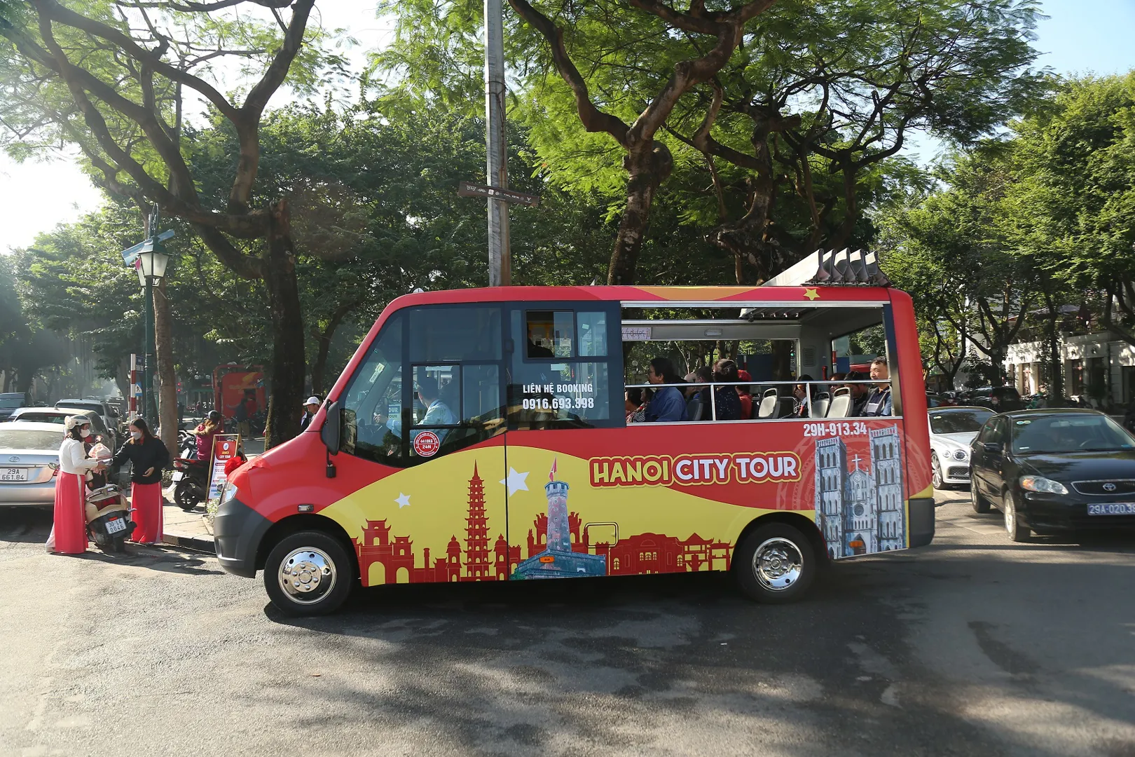 Công ty CP Xe khách tổ chức vận hành tuyến City Tour 03. Ảnh: Phạm Công