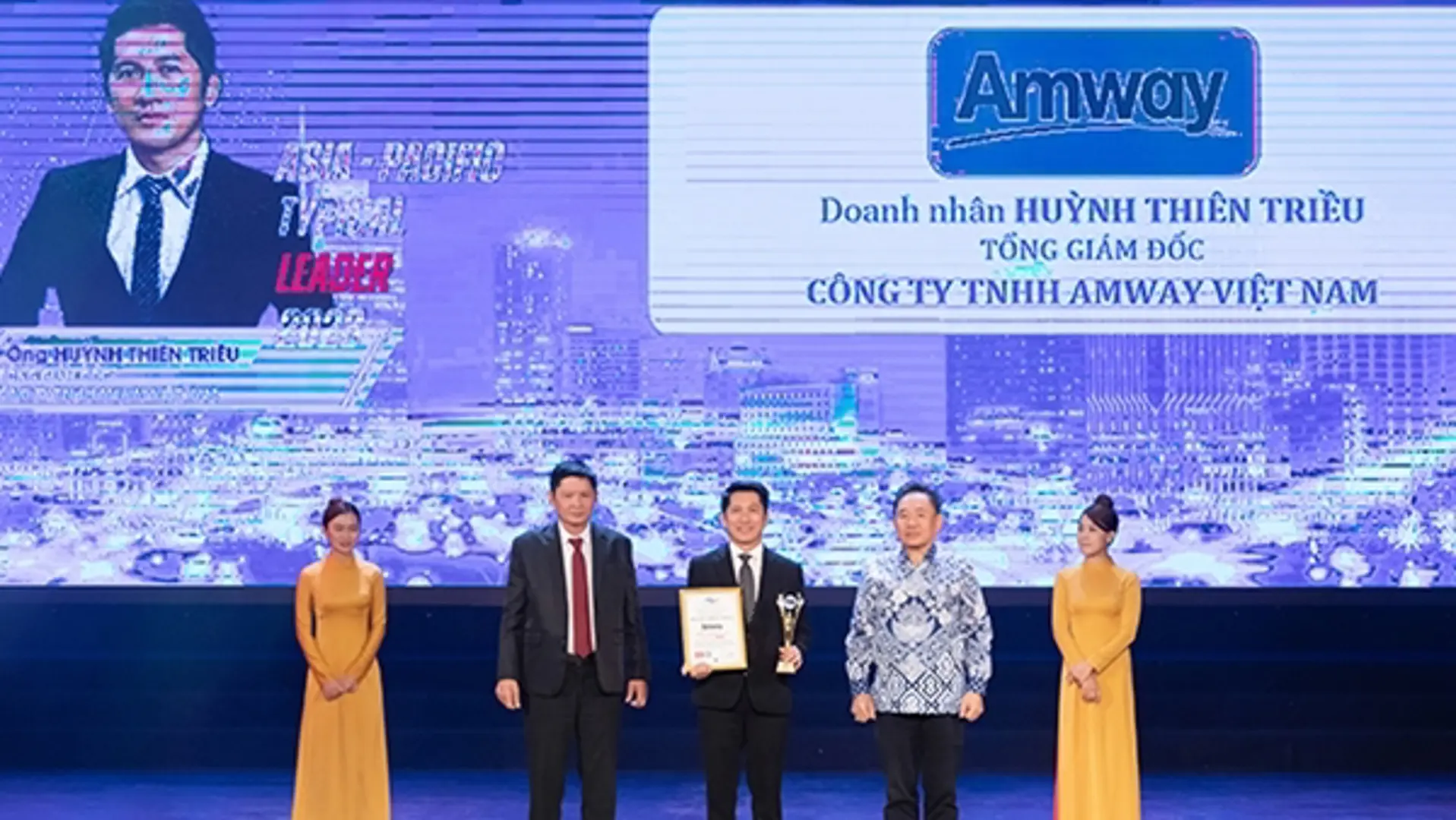 Amway Việt Nam lập cú đúp giải thưởng thương hiệu tiêu biểu  