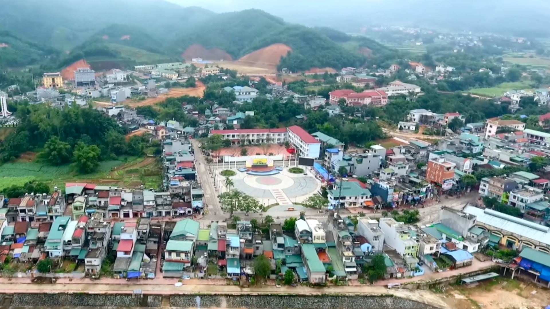 Công nhận huyện Ba Chẽ, tỉnh Quảng Ninh đạt chuẩn nông thôn mới