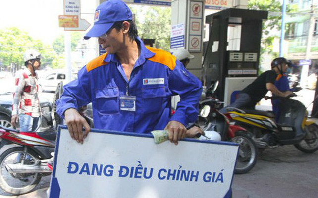Giá xăng ngày mai (7/12) dự báo sẽ giảm 300 - 500 đồng/lít