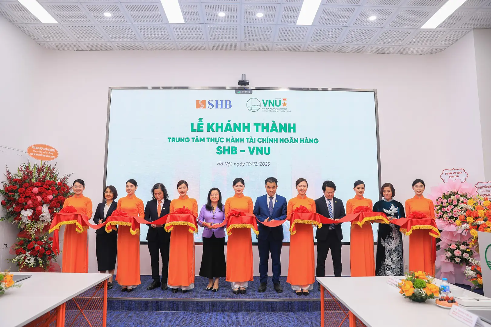 Khánh thành “Trung tâm thực hành Tài chính Ngân hàng SHB – VNU”