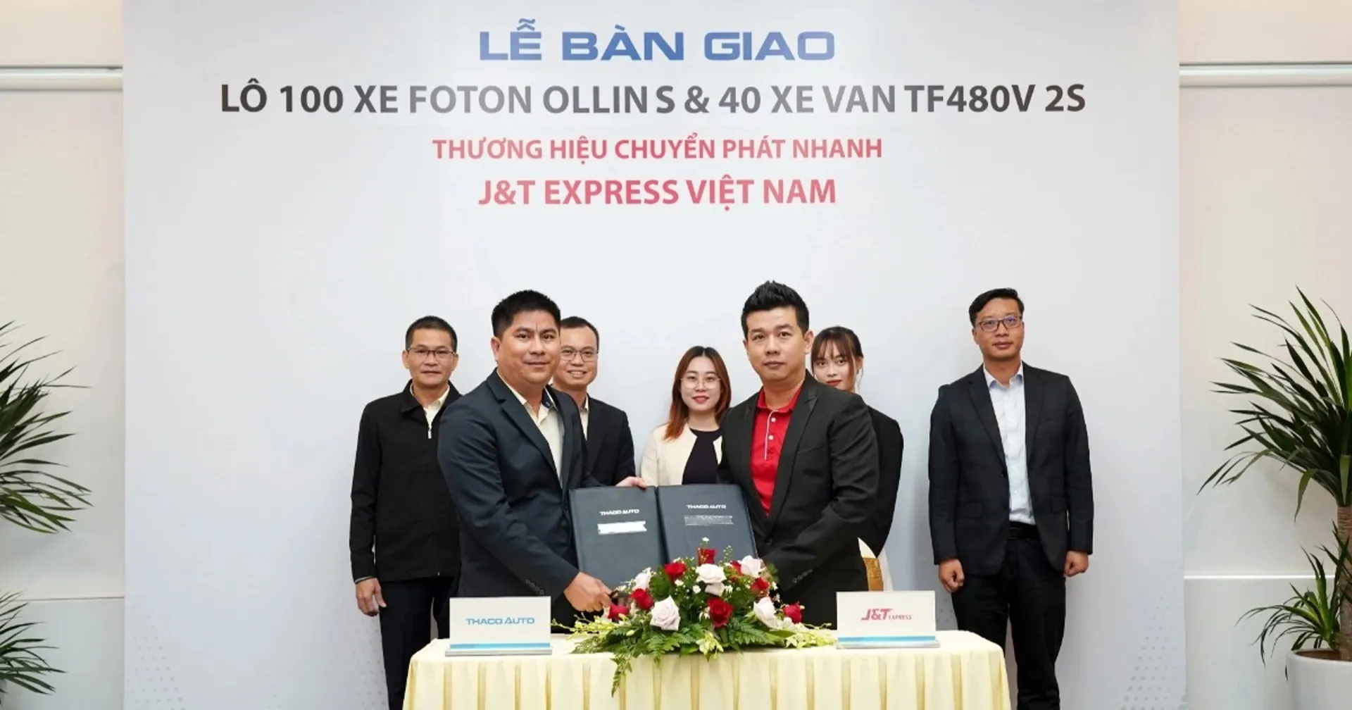 Thaco Auto bàn giao lô 140 xe cho J&T Express Việt Nam