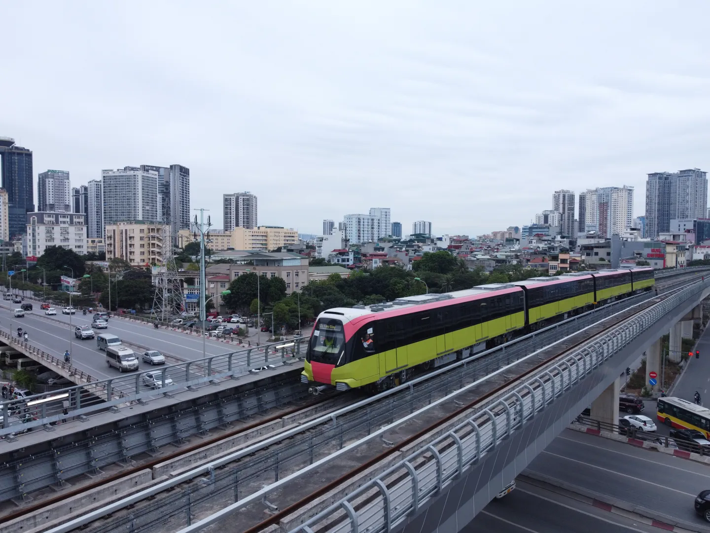 Vận hành chạy thử tuyến đường sắt Nhổn - ga Hà Nội. Ảnh: Hải Linh