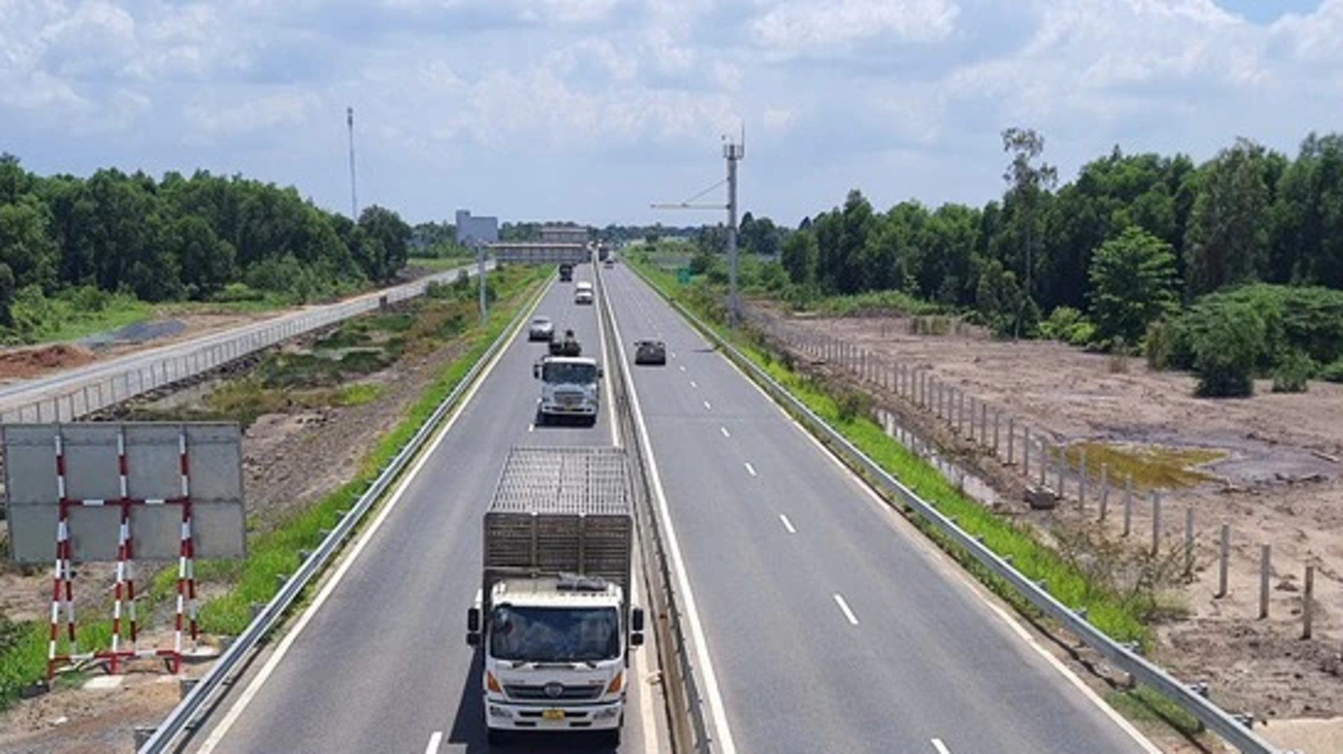 Bộ GTVT đồng ý nâng tốc độ tối đa 90 km/h cho 8 tuyến cao tốc