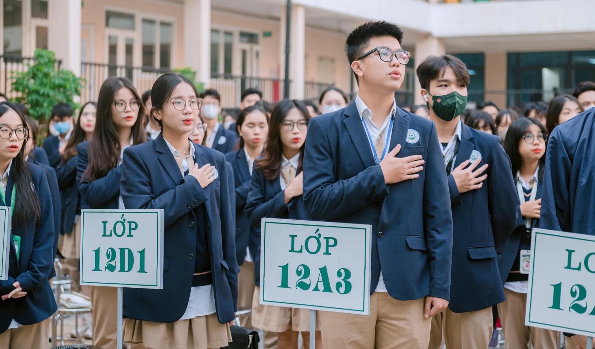 Học sinh Trường THPT Mỹ Đình (Ảnh: FBNT)