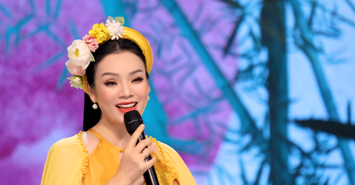 Sau 2 năm mất giọng, Tân Nhàn tái xuất bằng MV Trúc mọc bên đình