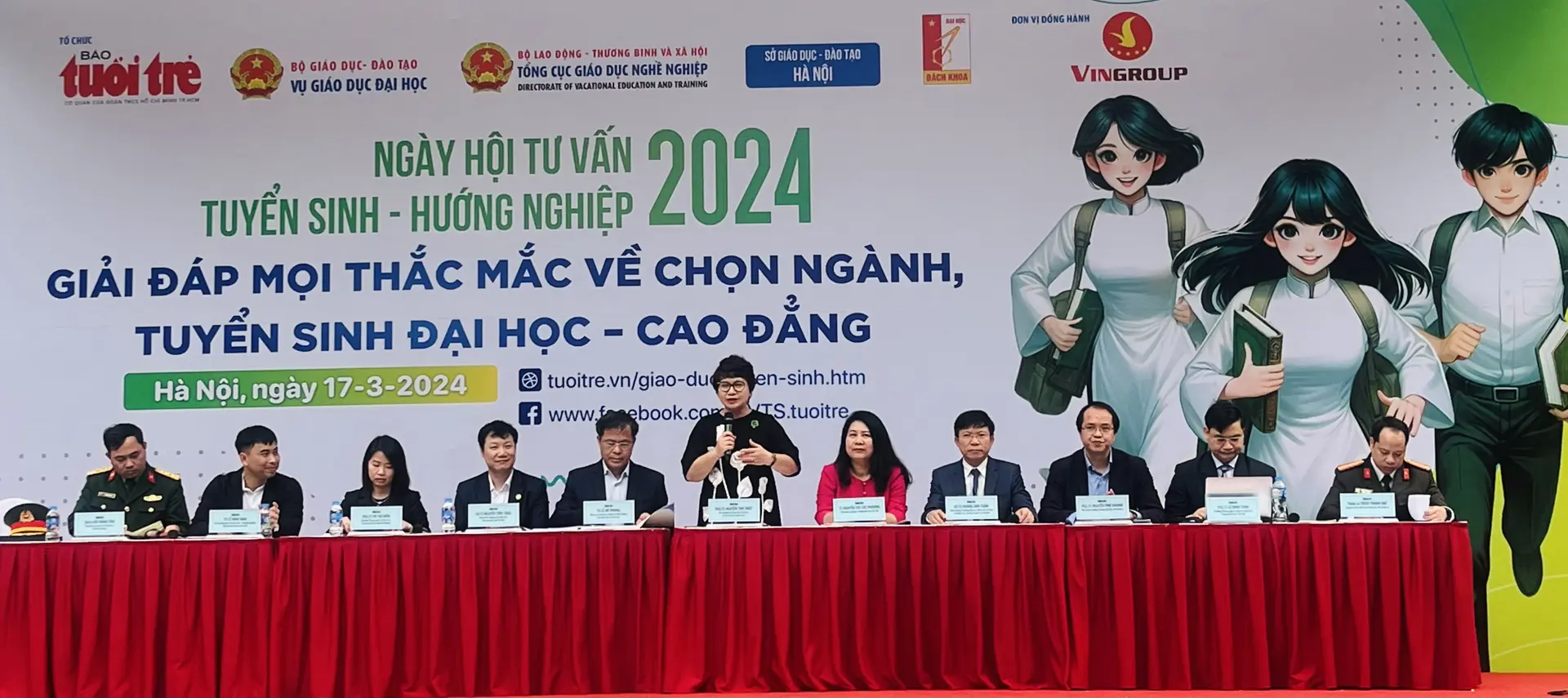 Các chuyên gia tư vấn tham gia Ngày hội tuyển sinh hướng nghiệp 2024