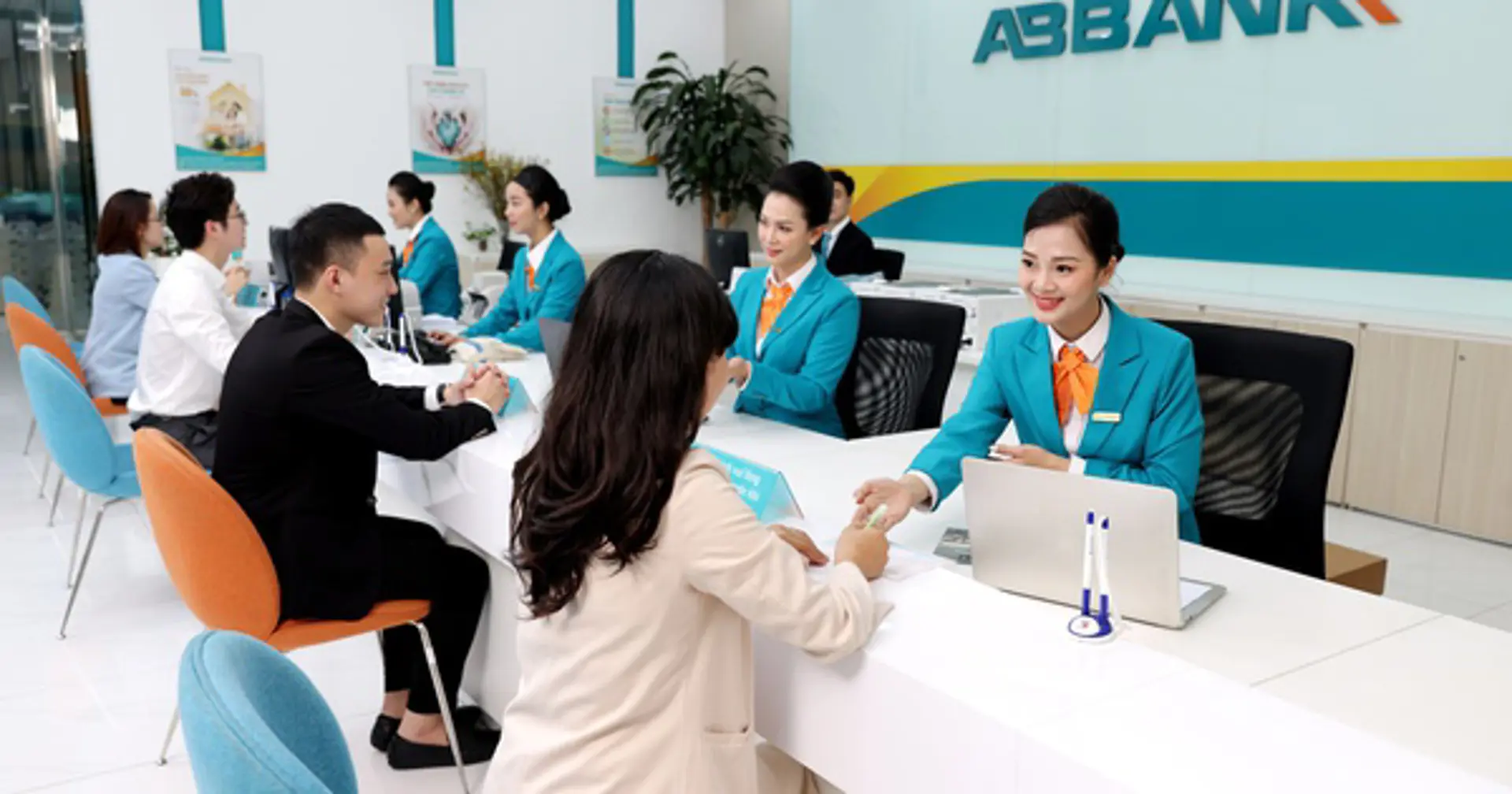 ABBank tăng cường hỗ trợ doanh nghiệp SME đẩy mạnh kinh doanh năm 2024