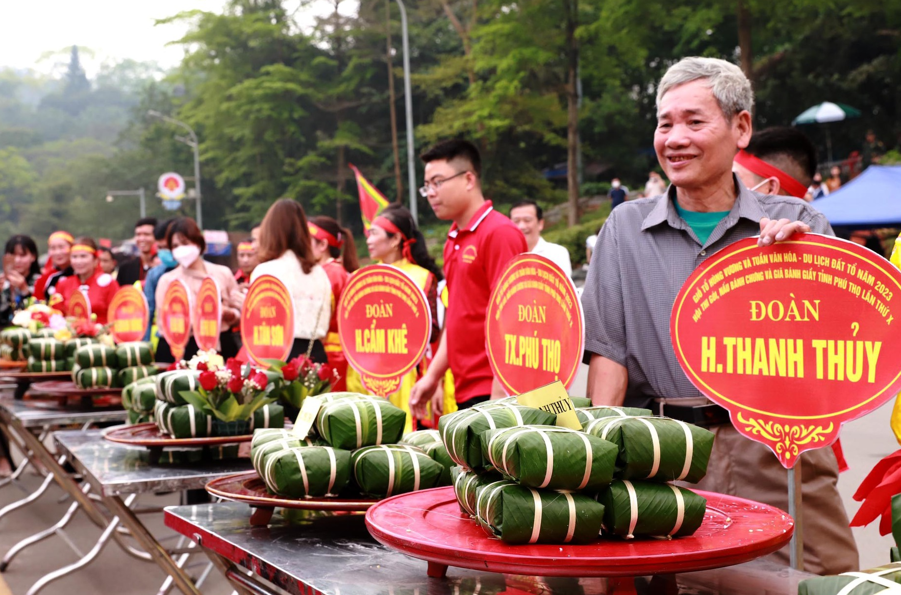 Hội thi gói, nấu bánh chưng và giã bánh dày dịp Giỗ Tổ Hùng Vương năm 2023.