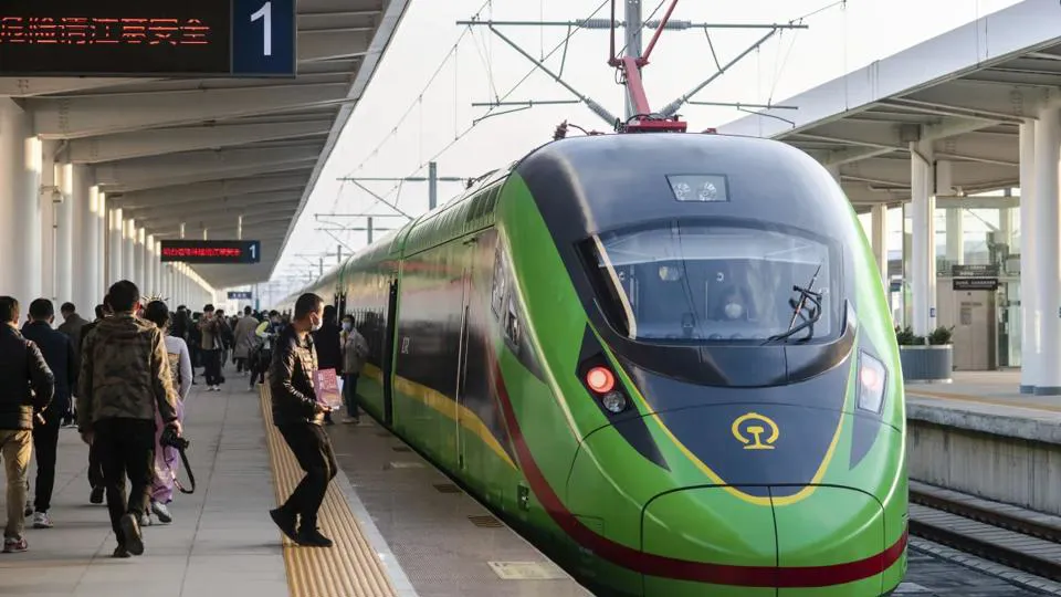 Dự án đường sắtTrung-Lào bắt đầu hoạt động vào cuối năm 2021. Ảnh: CNN