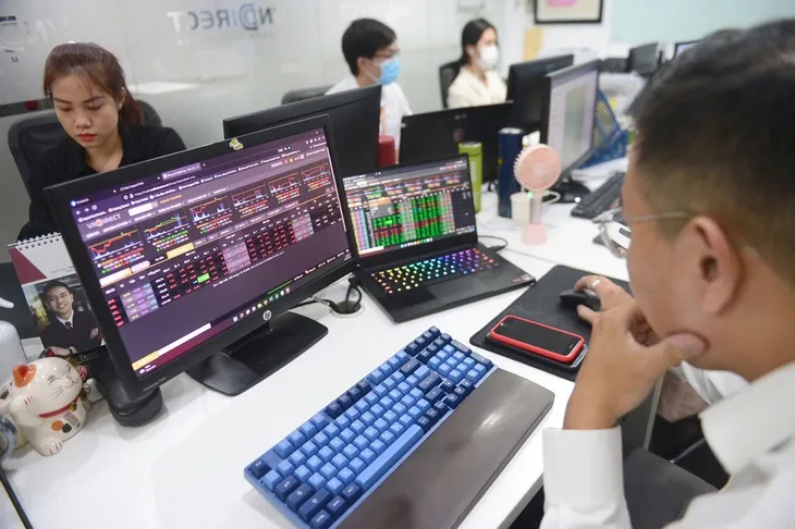Hệ thống giao dịch của chứng khoán VNDirect trước khi bị tấn công. Ảnh: Quang Định