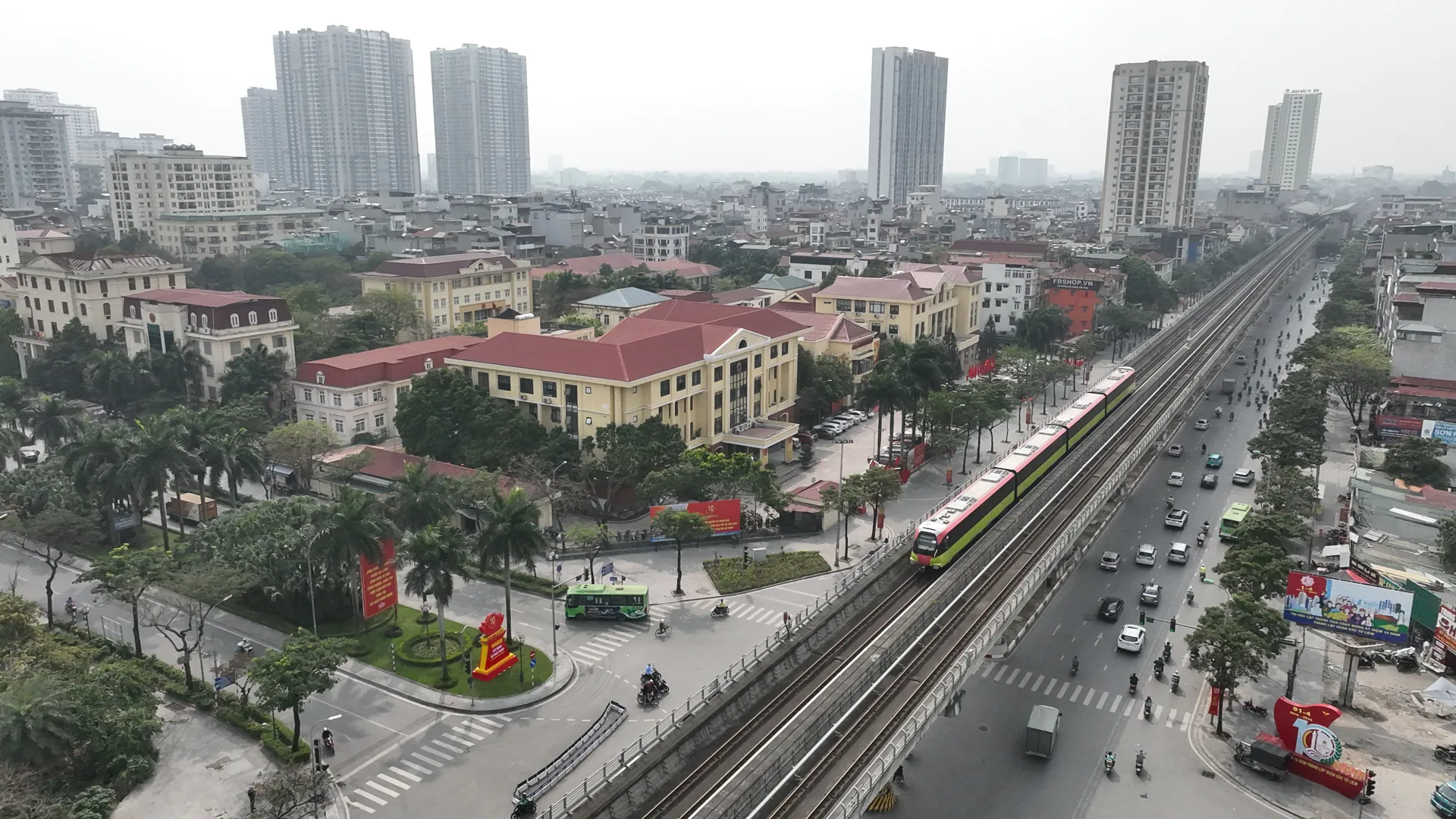Quận Nam Từ Liêm ngày càng phát triển mạnh mẽ với diện mạo khang trang, hạ tầng hiện đại. Ảnh: Phạm Hùng