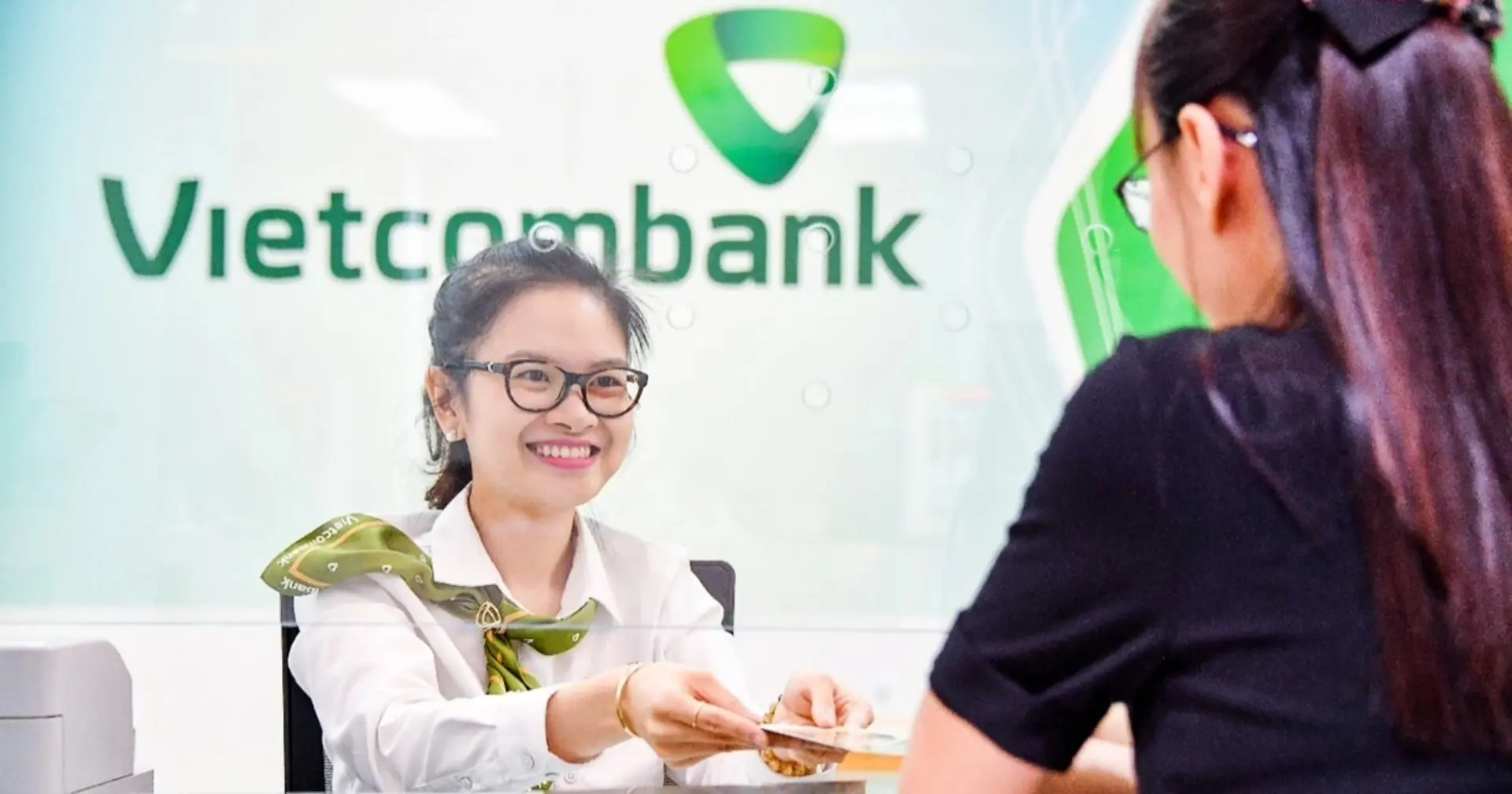 Vietcombank dành tặng khách hàng hơn 61.000 phần quà dịp sinh nhật 61 năm