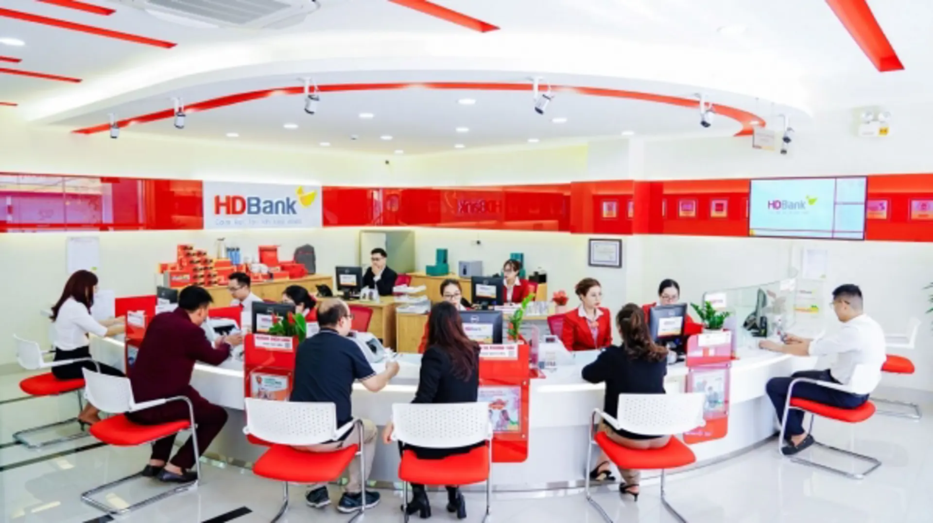 HDBank chia cổ tức bằng tiền và cổ phiếu, tiếp tục tăng trưởng cao, bền vững