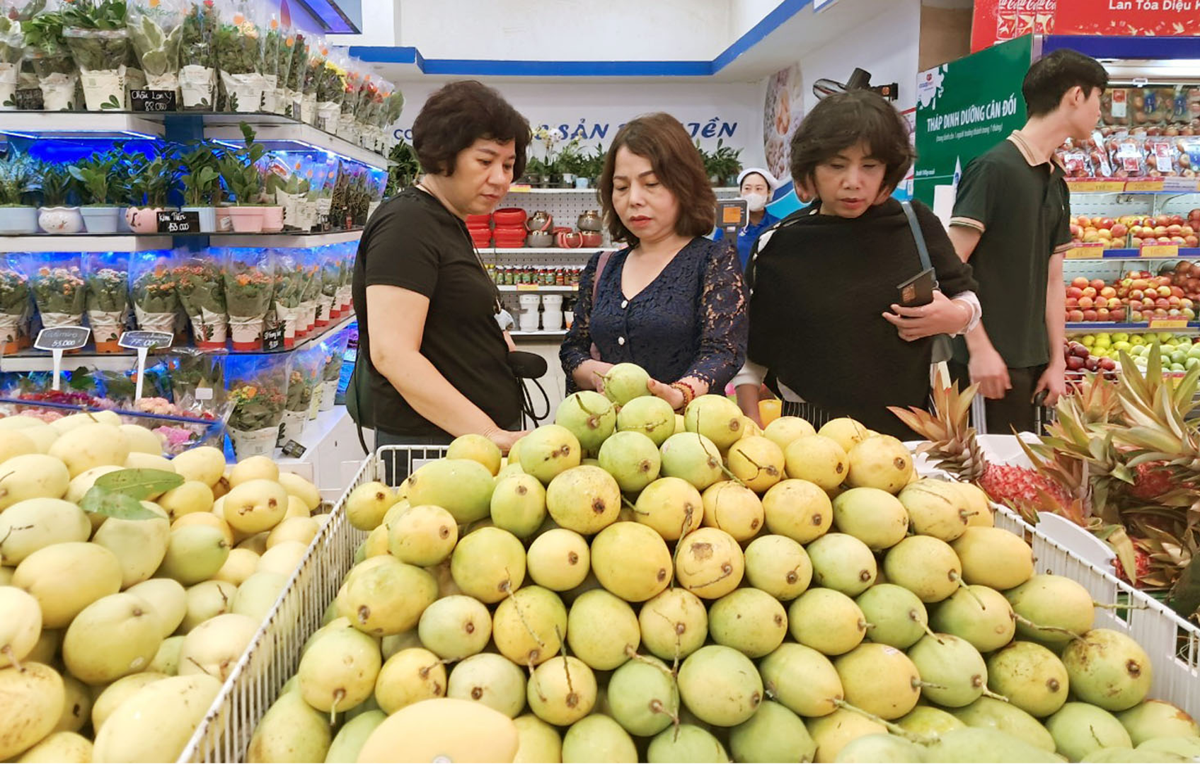 Hà Nội siêu thị giảm giá hàng nghìn mặt hàng thiết yếu