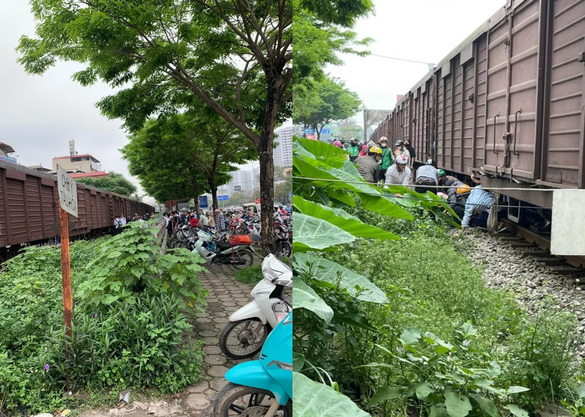 Xe máy nát bét sau va chạm với tàu hỏa