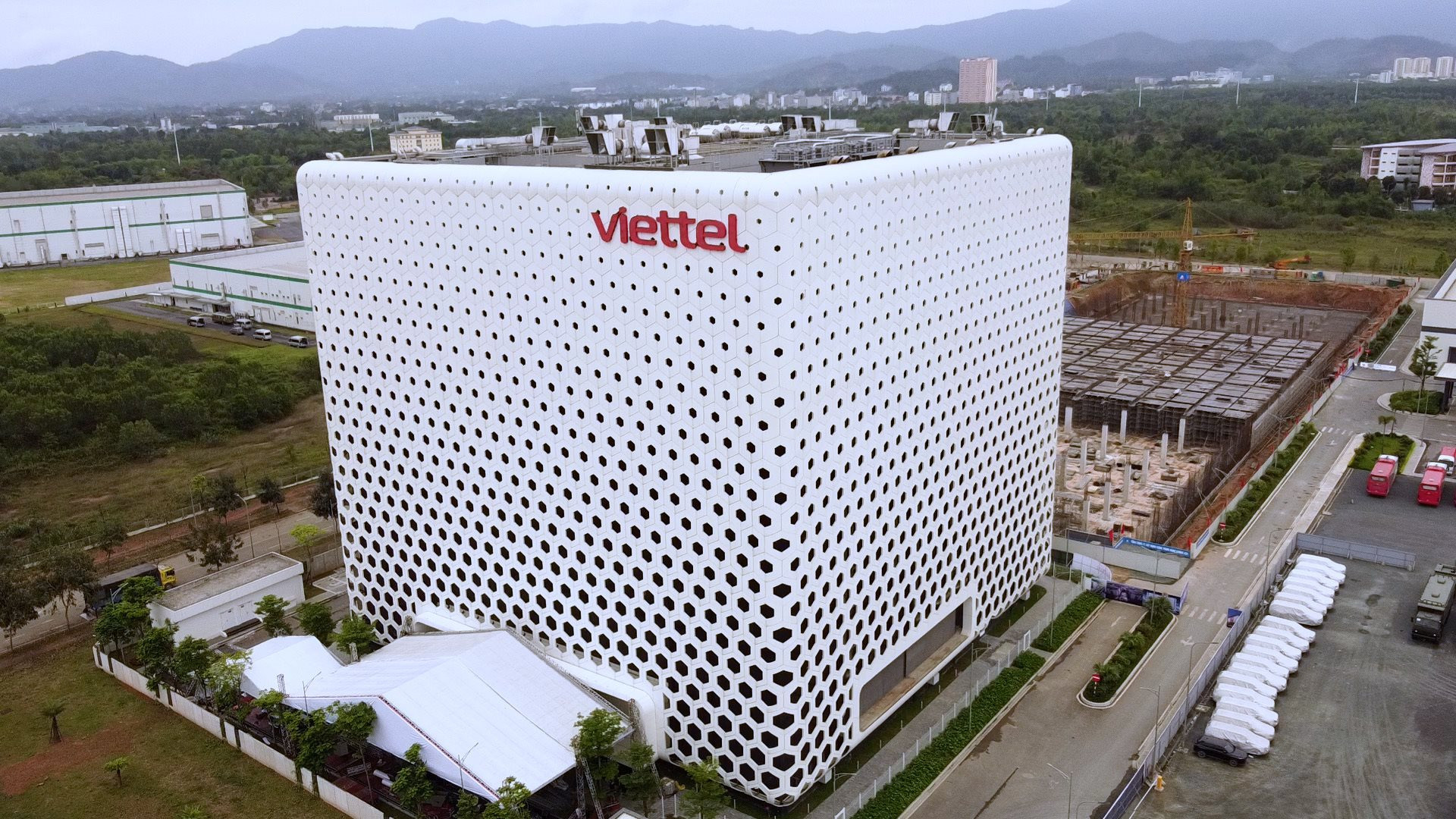 Viettel opens largest data center in Vietnam to support AI development