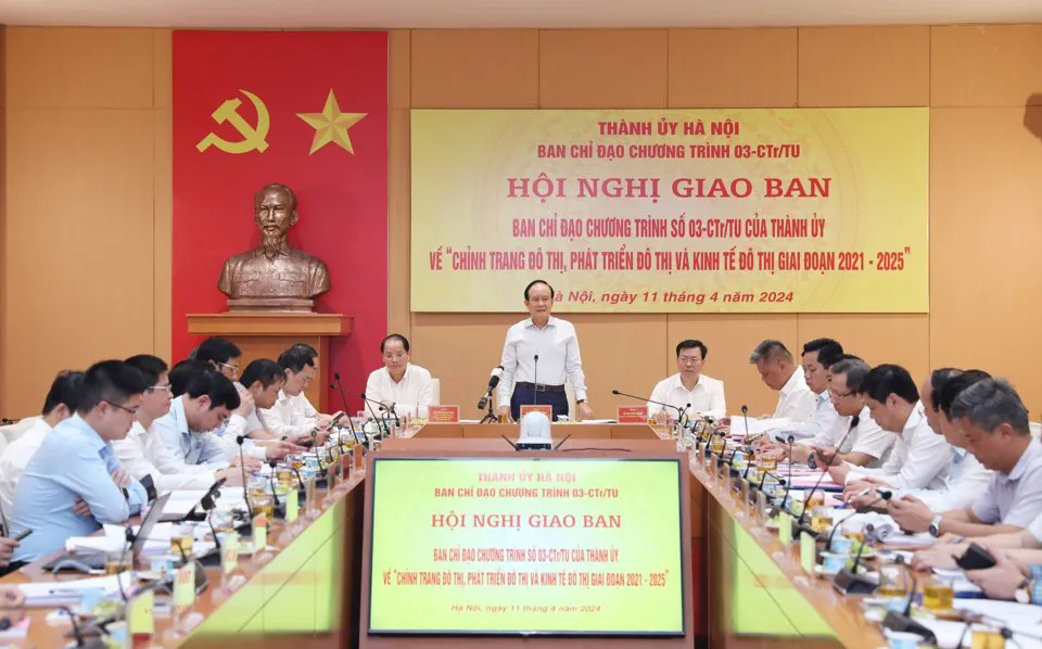 Phó Bí thư Thành ủy, Chủ tịch HĐND TP Hà Nội Nguyễn Ngọc Tuấn phát biểu tại hội nghị. Ảnh: Thịnh An