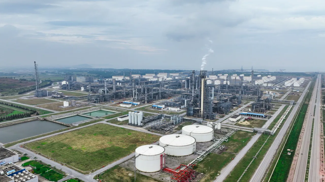 Việc phát triển các mô hình sử dụng tiết kiệm năng lượng sẽ góp phần vào việc thực hiện kinh tế xanh. Ảnh: Khắc Kiên