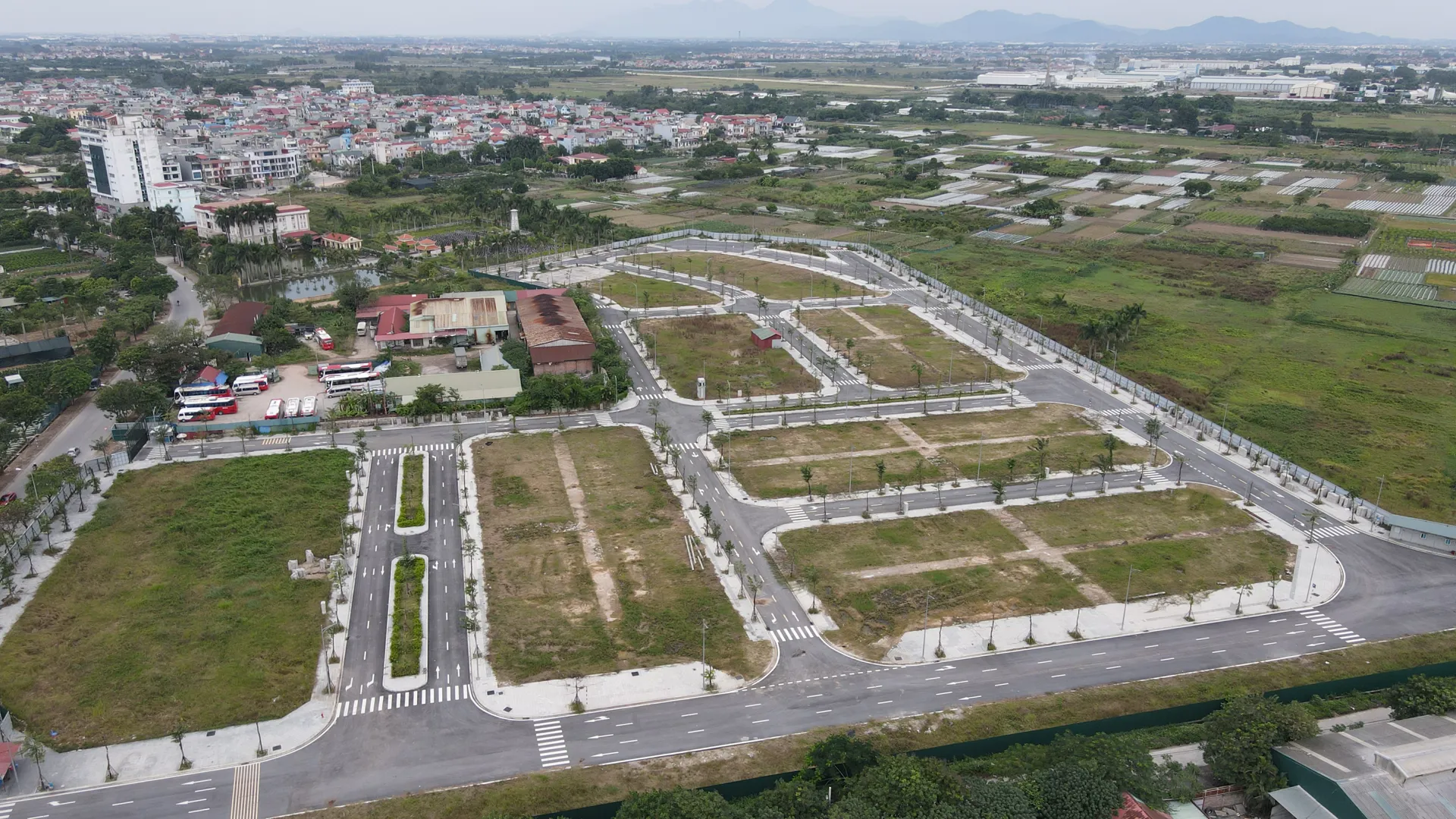 Những quy định mới trong Luật Đất đai 2024 sẽ giúp ngăn chặn những sai phạm trong đấu thầu sử dụng đất. Ảnh minh họa