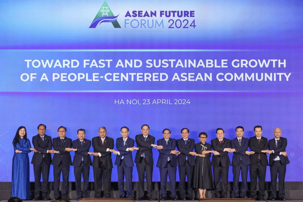 Vietnamese PM outlines five 'reinforcements' at ASEAN Future Forum