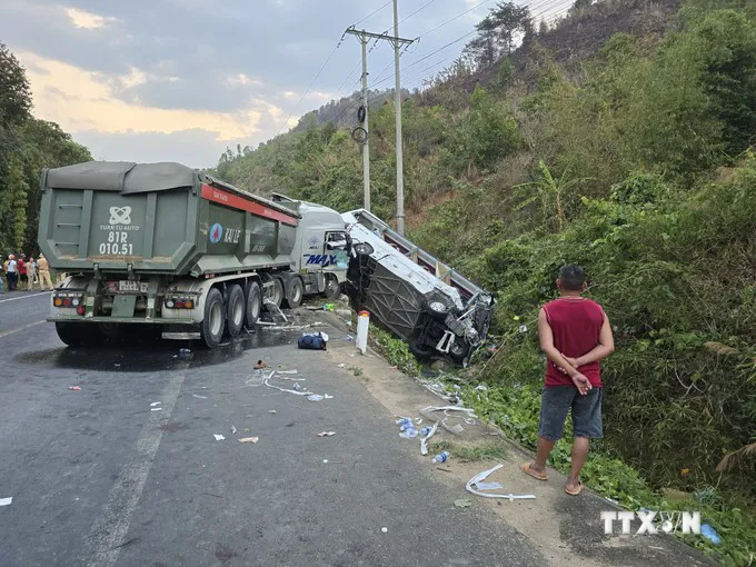 1.995 vụ tai nạn giao thông, làm chết 845 người trong tháng 4