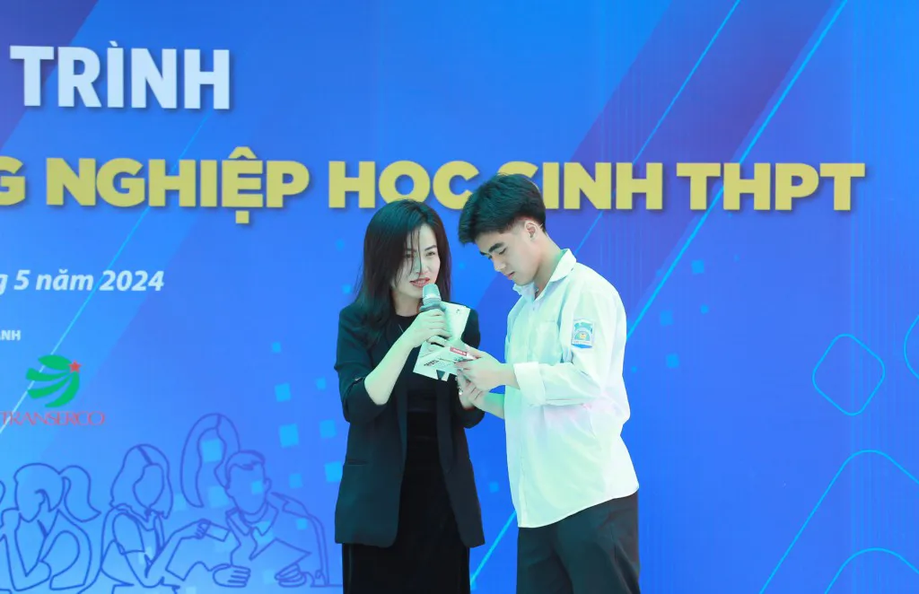 Thạc sĩ Đặng Thị Ngọc Quyên, chuyên gia tư vấn hướng nghiệp, Trưởng phòng Hợp tác, Trường ĐH Anh quốc Việt Nam nói về 5 bước chọn nghề