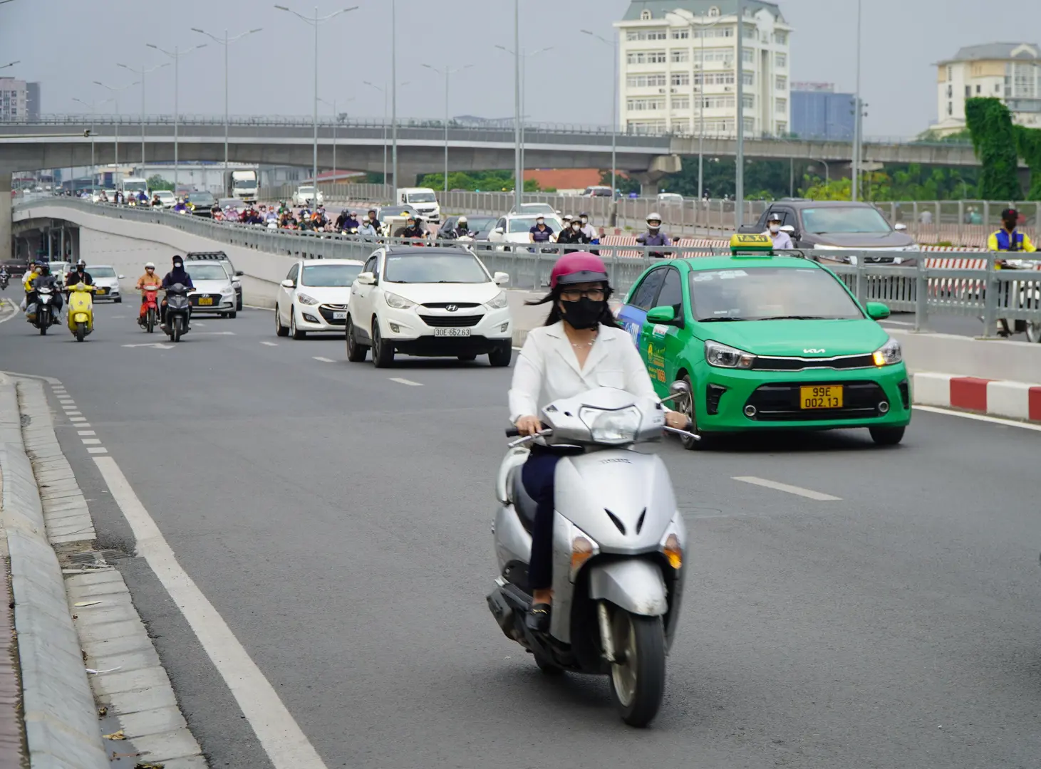 Cầu vượt Mai Dịch: giao thông thuận lợi