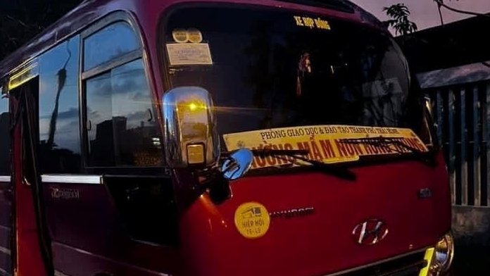 Thái Bình: trẻ mầm non tử vong sau khi bị bỏ quên trên xe đưa đón