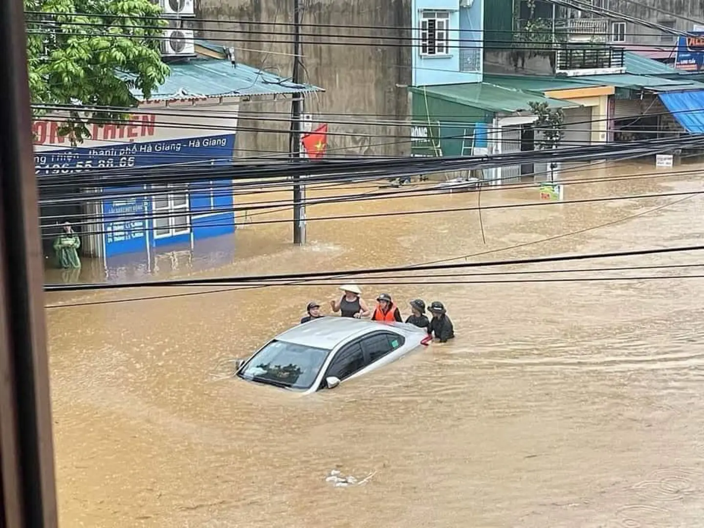 Toàn cảnh TP Hà Giang ngập úng, sạt lở đất, ách tắc giao thông