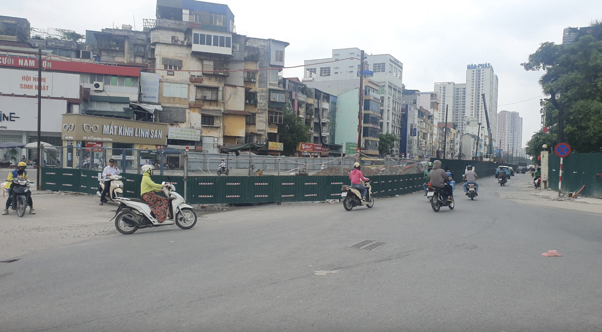 Hà Nội: cấm ô tô rẽ trái từ Giải Phóng vào Kim Đồng