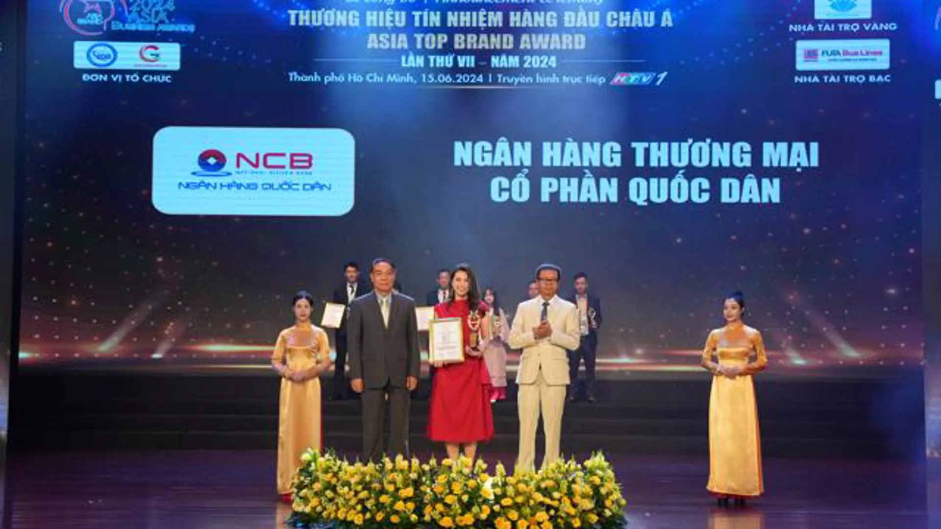  NCB iziMobile lọt Top 10 sản phẩm dịch vụ chất lượng Châu Á 2024