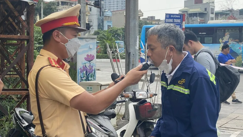 Bài 2: giữ vững quan điểm “Cấm tuyệt đối”