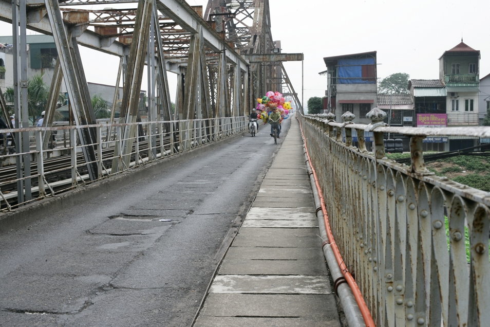 Hanoi prioritizes rebuilding severely deteriorated bridges