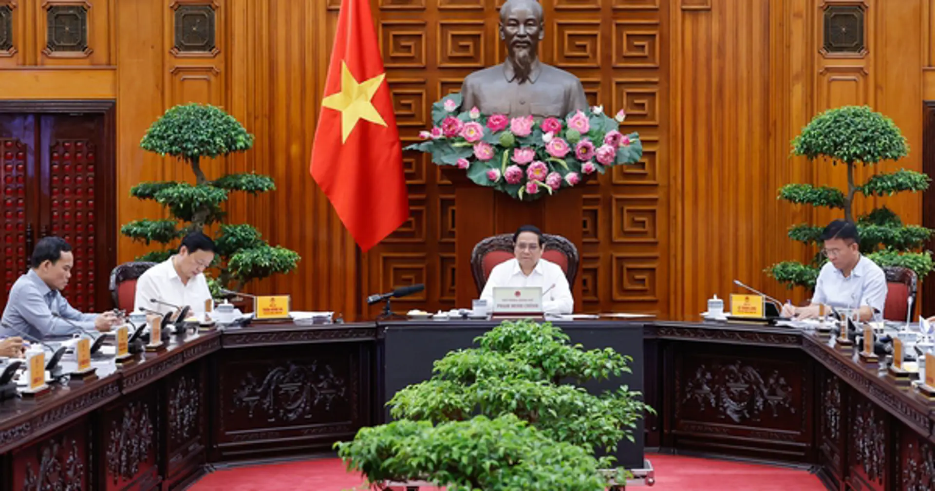 Thủ tướng yêu cầu hoàn thành khoảng 1.541 km đường sắt tốc độ cao trục Bắc-Nam