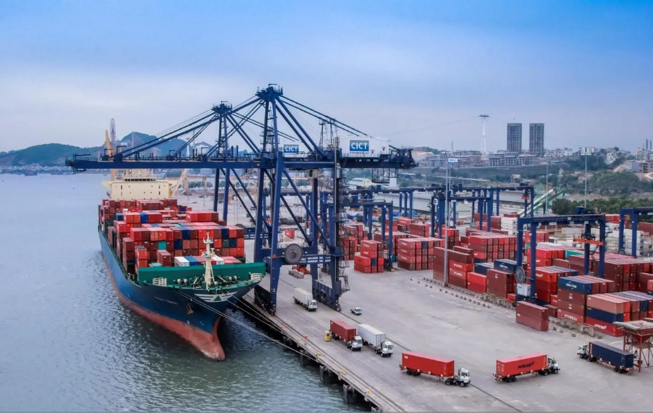 Trong 7 tháng đầu năm, xuất nhập khẩu có xu hướng tích cực. Ảnh: Hải Linh