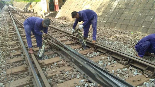 Thay 480 bộ ghi tốc độ cao tuyến đường sắt Hà Nội–TP Hồ Chí Minh
