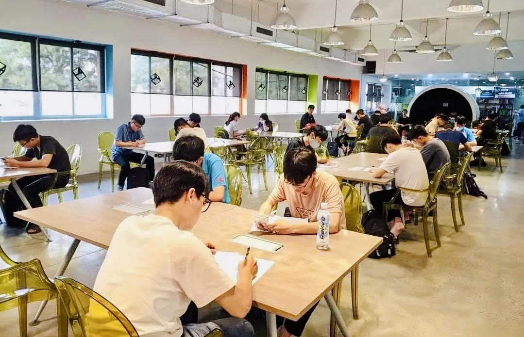 Nhiều sinh viên chủ động tìm kiếm thông tin về trường mình theo học