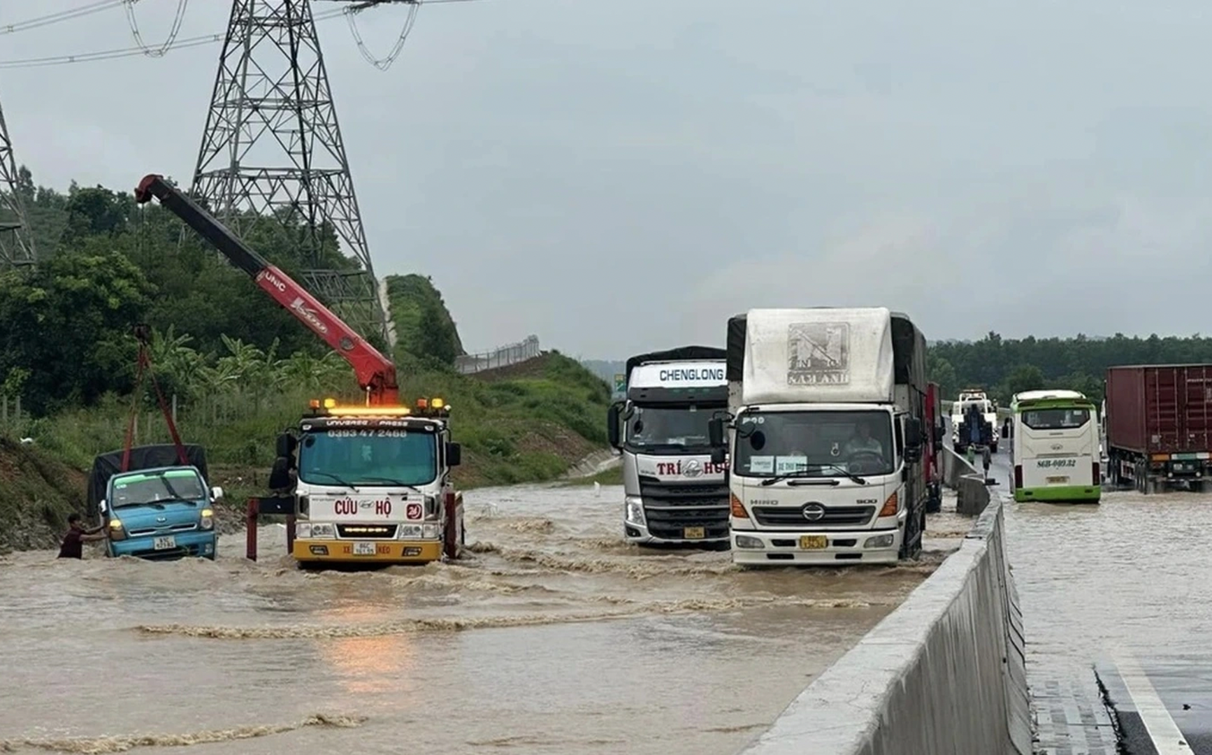 Xử lý triệt để ngập lụt trên cao tốc Dầu Giây - Phan Thiết