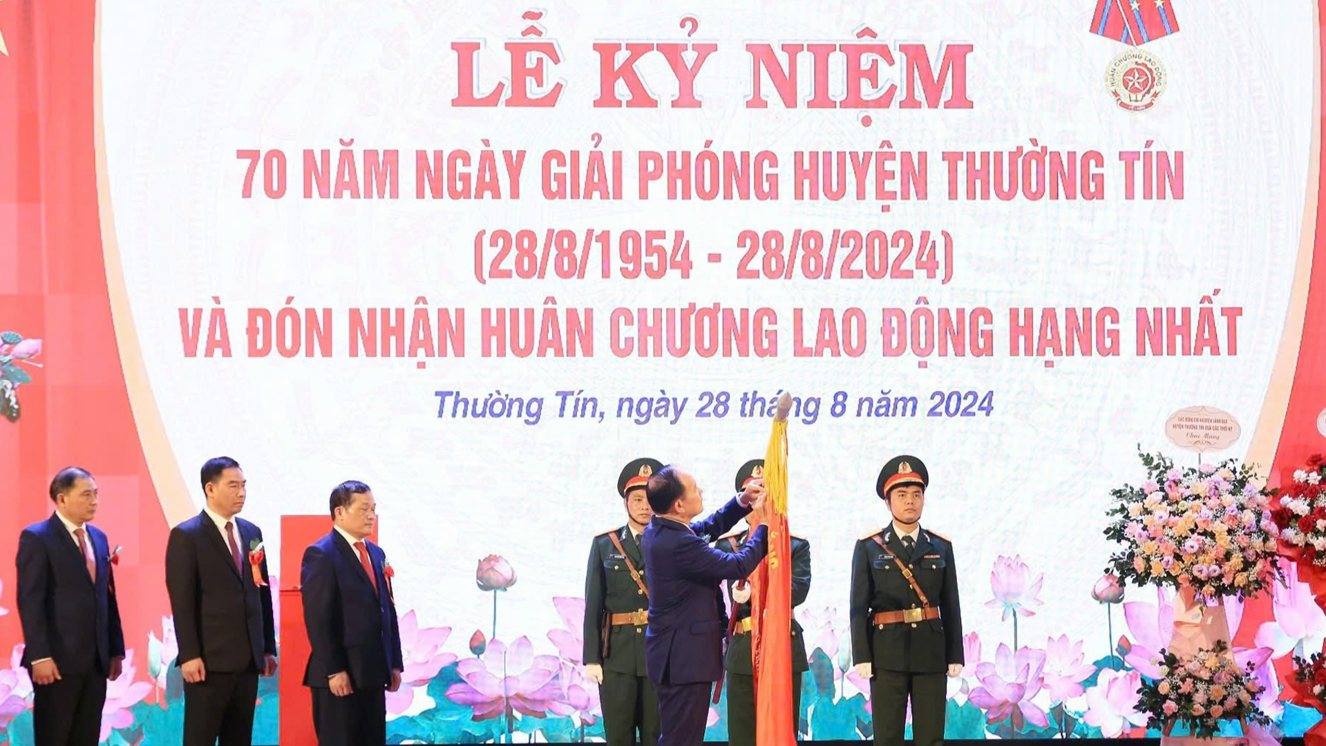 Huyện Thường Tín kỷ niệm 70 năm ngày giải phóng,đón Huân chương Lao động hạng Nhất