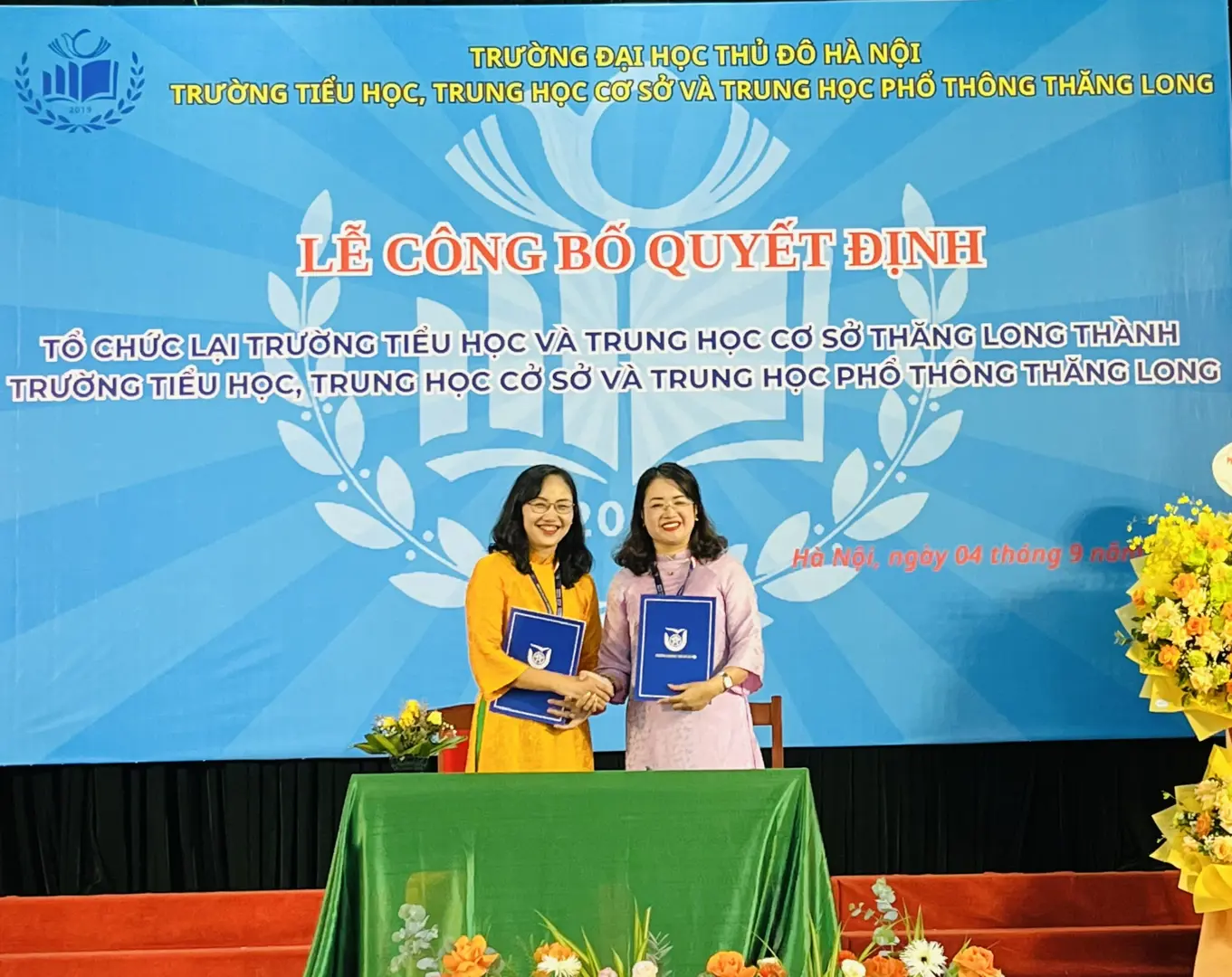 Khoa Sư phạm - Trường ĐH Thủ đô Hà Nội và Trường Tiểu học, THCS và THPT Thăng Long kí kết hợp tác.